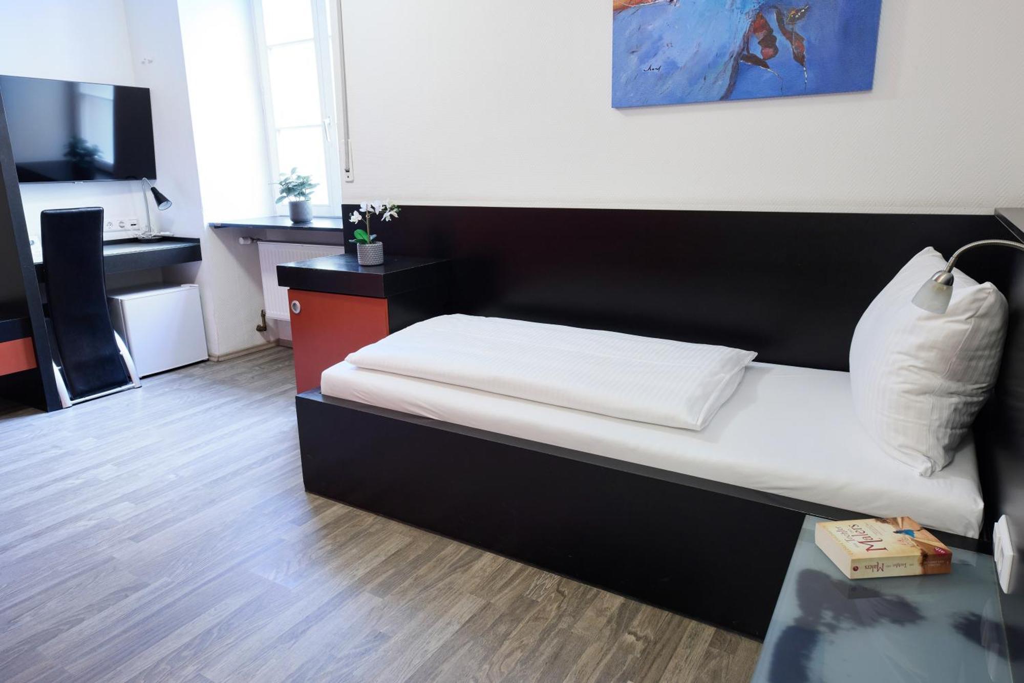 Bassermann Hostel *